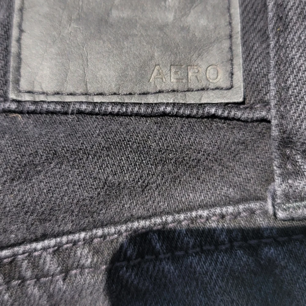 Aero mom short shorts womens 100% Cotton Size 00 Black. Waist 26 inches. Rise 10 - Picture 4 of 6